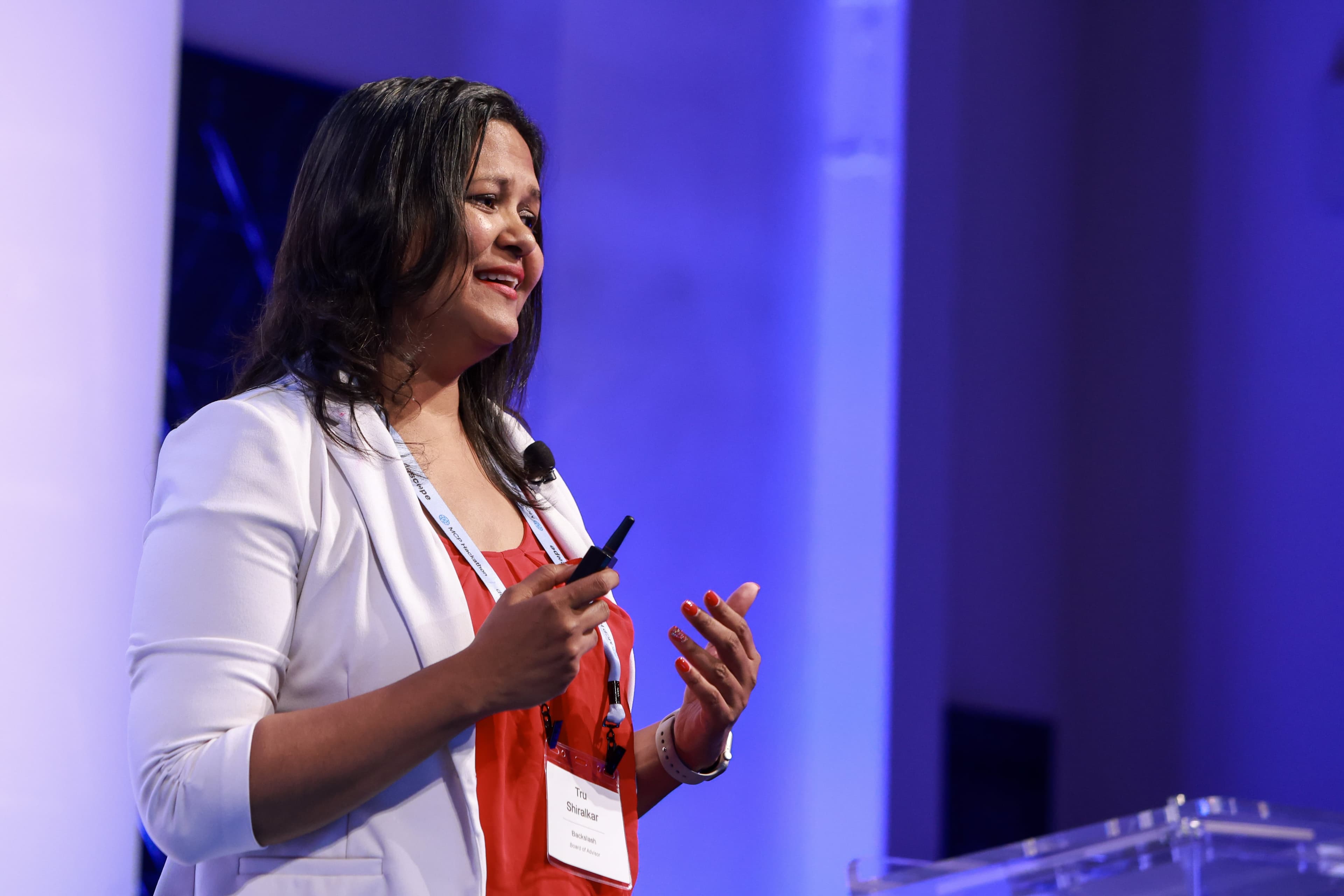 Fig: Trupi Shiralkar discusses the threat of unvetted MCP servers with an audience member